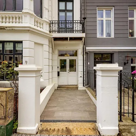 6-rooms In Center W Balcony * Берген