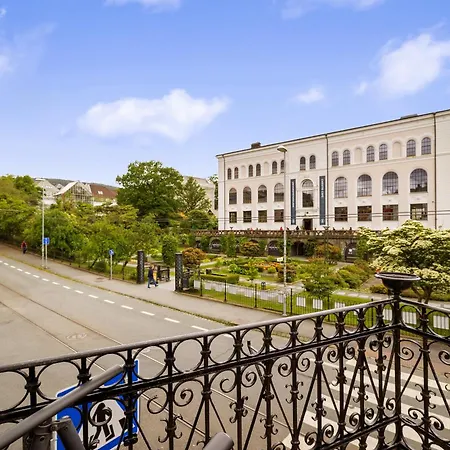 6-rooms In Center W Balcony Апартаменти Берген