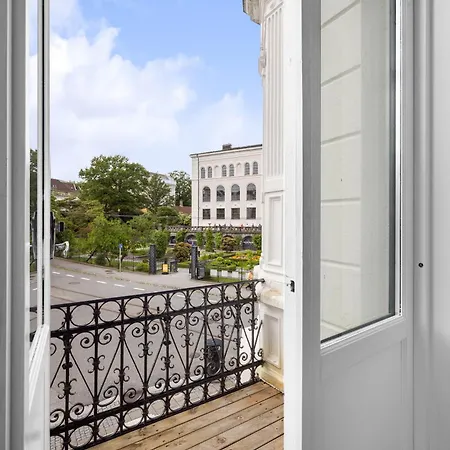 6-rooms In Center W Balcony Берген